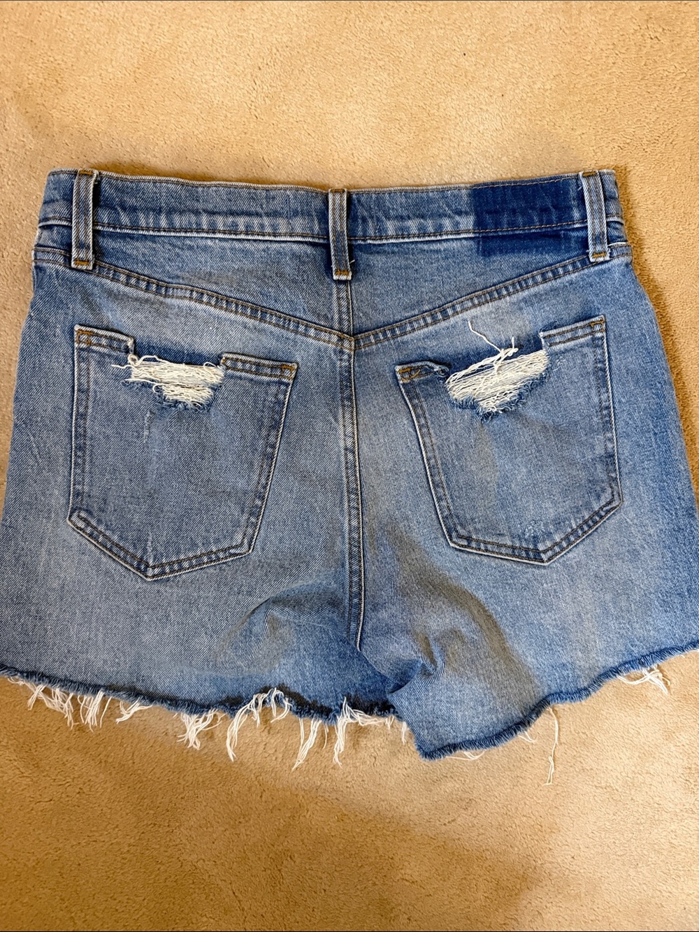 Abercrombie & Fitch light blue frayed denim shorts - Picture 3 of 4